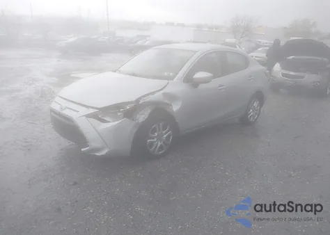 2017 Toyota Yaris Ia z USA, uszkodzony, nr VIN 3MYDLBYV7HY181556